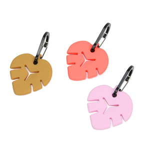 Monstera Leaf Shape Eco-Friendly Pet Waste Bag Keychain Clip Waterproof Silicone Poop Bag Holder - Product Image 3