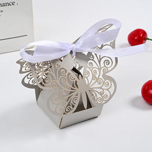나비 모양 레이저 컷 속이 빈 캐리지 모양 선물 상자, 리본 장식이 있는 드라제 캔디 상자, 웨딩 초콜릿 상자 - Product Image 3