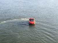 Nouveau modèle de jet ski, supercar aquatique, voiture de sport nautique, acier, métal, lac