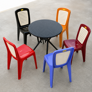 Chaise de loisirs en plastique PP rembourrée de mousse, moderne, empilable, résistante aux intempéries, confortable, facile à nettoyer, avec dossier à lattes, pour salon - Product Image 1