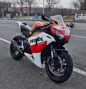 CBR1000RR 1000cc Motocicleta Deportiva de Carreras de Alta Gama con Refrigeración Líquida y EFI, Motor de Alto Rendimiento Cbr1000rr 1000c - Product Image 4