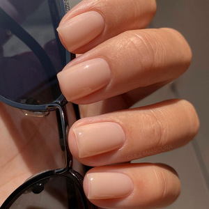 Venta al por mayor Etiqueta Privada <span class=keywords><strong>uñas</strong></span> simple medio corto rectangular cuadrado sólido color puro desgaste <span class=keywords><strong>uñas</strong></span> gruesas prensa en las <span class=keywords><strong>uñas</strong></span> - Product Image 2