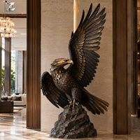 Statue d'aigle en bronze, sculpture artisanale en métal, taille réelle, décoration d'oiseau faite sur mesure pour villa, hall d'hôtel, entrée de jardin