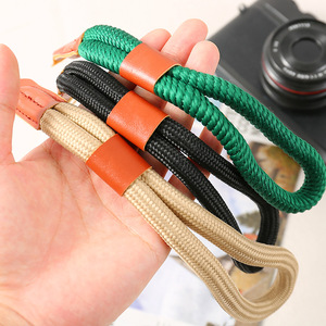 Correas de nailon para cámara de estilo moderno con diseño trenzado para cámaras compactas - Product Image 1
