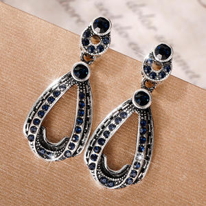 Boucles d'oreilles pendantes E385 en cristal bleu goutte d'eau, plaqué rhodium noir, style vintage pour femme, en alliage de zinc avec micro-incrustations - Product Image 5