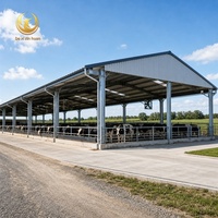 Hangar et entrepôt modernes en acier léger préfabriqués, conformes à la norme AISC, avec installation rapide et aménagement agricole personnalisé