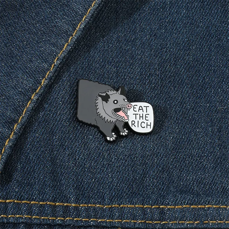 Pin Enamel Possum khusus Eat The Rich Brooches Lapel lencana hewan menyenangkan kutipan perhiasan hadiah kreatif untuk anak-anak teman