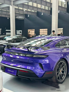 Nouveau kit carrosserie pour Porsche Taycan avec aileron en fibre de carbone style WCH, style amélioré pour Taycan - Product Image 3