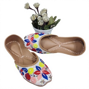 <b>Big</b> Sale BS INTERNATIONAL Ladies Embroidery Leather Shoes Floral Pattern Elastic Band Buckle Flat Heel Fashion Trend Traditional - Product Image 5