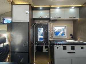 รถบ้านเคลื่อนที่สุดหรูสำหรับแคมป์ปิ้ง รีสอร์ทเคลื่อนที่ รถบ้านพักผ่อนแสนสบายสำหรับสถานที่ชมวิว - Product Image 4