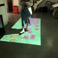 Projecteur de sol interactif 3D mobile tout-en-un DefiLabs avec 150 jeux, système de projection interactive au sol pour les enfants d'âge scolaire