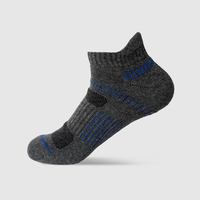 Chaussettes en coton de haute qualité pour hommes Usine en gros Sport Absorption Ventilation Amortissement des chocs Manchette personnalisée Automne Approprié