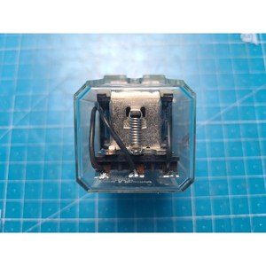 Relais à usage général TE Connectivity KUP-14A55-24, utilisé comme pièce détachée pour équipement semi-conducteur de génération précédente - Product Image 5