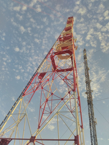 4 Patas de telecomunicaciones antena wifi de largo alcance 50 km de acero al carbono tubular de celosía de 60m de la torre - Product Image 2
