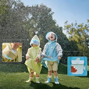 Jas Hujan Anak Anti Air PEVA dengan Pola Kartun Lucu, Kantong 3D Stereo, dan Tudung Lebar untuk Anak-anak - Product Image 3
