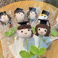 Prix usine personnalisé médecin à la main ours Bouquet Graduation vacances cadeau fête décoration