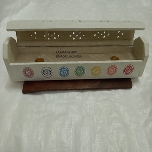 Offre Spéciale Bois de manguier populaire sculpté sept brûleurs de boîte d'encens imprimés Chakra en gros de l'Inde. - Product Image 1