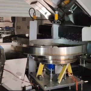 Machine d'emballage verticale automatique à l'azote pour chips, biscuits, macaroni, aliments soufflés, et machines d'emballage pour chips de banane et snacks - Product Image 4