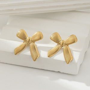 Conjunto de joyería de moda para mujer de acero inoxidable chapado en oro personalizado Ins para mujer pendientes de diseño de acero inoxidable - Product Image 4