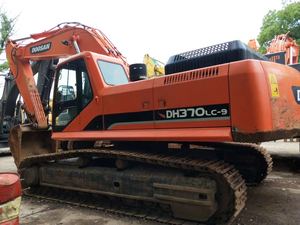 รถขุดตีนตะขาบ DOOSAN DH370LC-9 มือสอง ลดราคาพิเศษ น้ำหนัก 37 ตัน โครงสร้างแข็งแรง ประหยัดน้ำมัน รุ่น -9 - Product Image 2