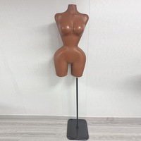 Maniquí de cuerpo completo para mujer de talla grande con cabeza, de plástico, piel marrón, en pose de pie, para exhibición de ropa