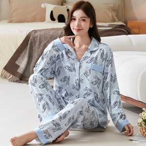 Chemises de nuit pour femmes d'âge moyen, printemps automne, mère, douces, chaudes, nouvelles vêtements de maison, fines, haut de gamme, sens du style, vente en gros - Product Image 1