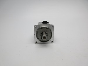 R88M-1M40030T-S2 200VAC 2.5A ซีรีส์ R88M 400W 3000rpm มอเตอร์แบบมีตัวเข้ารหัสแบบ Absolute สำหรับ PLC - Product Image 1