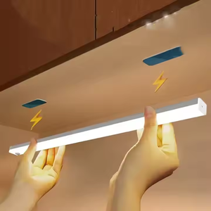 Lampe de nuit LED sans fil à détecteur de mouvement, rechargeable par USB, pour armoire de cuisine, lampe de placard, rétroéclairage d'escalier - Product Image 1