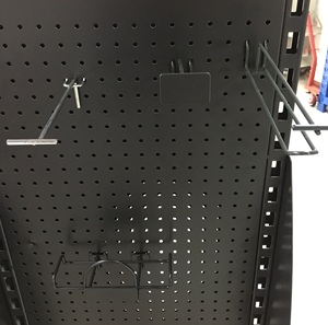 Estante de acero con ruedas móviles, estante de exhibición de herramientas de Hardware móvil con ganchos de tablero de clavijas para accesorios de herramientas colgantes - Product Image 5