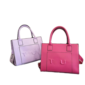 Nouvelle collection printemps : Sac à bandoulière tendance pour femme avec chaîne, fermeture éclair sous le bras et motif bonbon - Product Image 2