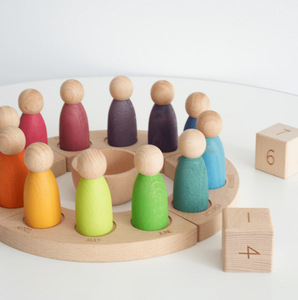 Giocattoli Montessori JET Mondo del Calendario Figurine Arcobaleno in Legno per Bambini Blocchi di Legno Giocattoli Impilabili Educativi - Product Image 3