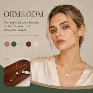 สร้อยคอแบบยาวประดับมุกเทียมลายดอกคามิลเลียเคลือบทองหลายชั้น ขายส่งแบบ OEM ODM เครื่องประดับผู้หญิงสุดหรู - Product Image 1