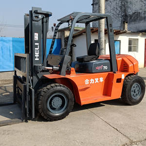 Chariot élévateur à palettes diesel Heli CPCD30 H2000 7 tonnes avec moteur Isuzu, transmission 4x4, terrain accidenté, modèle 2023, garantie 1 an, d'occasion - Product Image 2