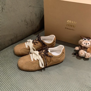 Chaussures de sport de luxe à talon dissimulé pour femme, baskets color-block à lacets contrastants, mocassins en cuir, chaussures de skate - Product Image 1