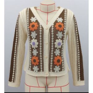 Suéter Cárdigan de Punto Jacquard <span class=keywords><strong>con</strong></span> <span class=keywords><strong>Flores</strong></span> para Mujer, Primavera 2026, Personalizado OEM, Cuello en V, Cárdigan de Ganchillo - Product Image 1