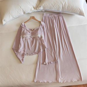 Nuovi pigiami da donna in stile francese, lussuoso velluto isola con imbottiture sul petto, abbigliamento per la casa, set caldo per primavera, autunno e inverno. - Product Image 3