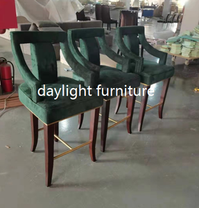 <span class=keywords><strong>Tabouret</strong></span> de bar moderne en <span class=keywords><strong>velours</strong></span> <span class=keywords><strong>vert</strong></span> avec dossier, Home Center - Product Image 4