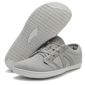 Chaussures de marche unisexes en cuir et maille à semelle souple et zéro dénivelé pour hommes et femmes, avec design à bout large - Product Image 1