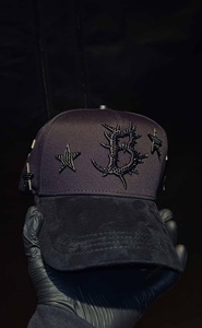 Gorro de Gamuza de Diseñador de Alta Calidad con Ala Ancha y Pedrería Personalizada, Gorra de Béisbol Bordada, Gorro con Logotipo Personalizado CT - Product Image 4