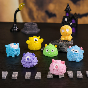 Venta al por mayor Halloween Little Hair Monster casa de muñecas hogar miniatura ornamento personalizado resina artesanía decorativa pequeño ornamento - Product Image 1