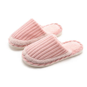 Relajación máxima: Interior de pana para pantuflas, cómodo y resistente para uso doméstico, suave, impermeable y transpirable para otoño. - Product Image 1