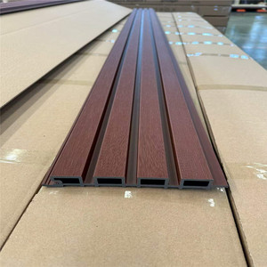 Panneaux muraux <span class=keywords><strong>d</strong></span>écoratifs extérieurs en WPC à <span class=keywords><strong>prix</strong></span> <span class=keywords><strong>d</strong></span>'usine, revêtement mural 3D cannelé en composite bois-PVC pour villas et maisons - Product Image 1