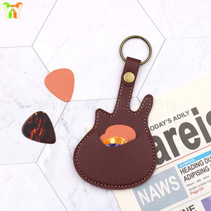 Estuche de cuero multicolor para púas de guitarra con llavero, bolsa de almacenamiento para púas de ukelele, mini clip para púas. - Product Image 3