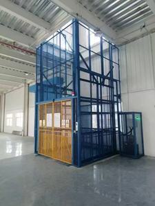 מעלית מטען מעלית מפעל הידראולי קטן רכבת מטען חשמלי מעלית נגד נפילה במפעל הרמת רכב במפעל - Product Image 6