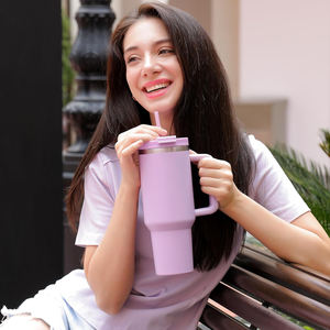 Gobelet isotherme en acier inoxydable personnalisé de 40 oz avec poignée, paille et couvercle, finition électrolytique - Product Image 4