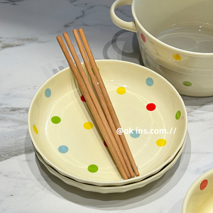 Juego de vajilla de cerámica con bonitos puntos de polka dot, que incluye cuencos, platos, cuencos para arroz, cuencos individuales, platos, palillos y cucharas. - Product Image 2