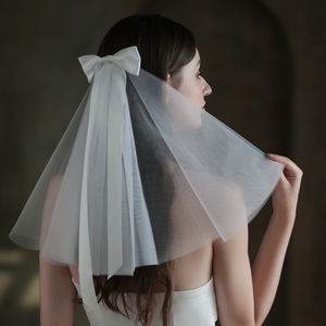 Voile de mariée blanc élégant avec nœud, pince à cheveux de mariée, voile de mariée court pour enterrement de vie de jeune fille - Product Image 3