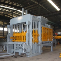 Machine automatique de pavage routier QT8-15 pour la production de pavés en béton