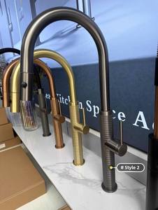 <span class=keywords><strong>Robinet</strong></span> de cuisine moderne en laiton, finition or brossé, monotrou, avec douchette extractible et cartouche céramique, pour la maison (vente en gros) - Product Image 1