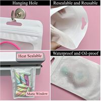 Sachet Mylar Mat Personnalisé Anti-Odeur Qualité Alimentaire Refermable avec Fenêtre Transparente et Trou de Suspension pour Bijoux et Aliments